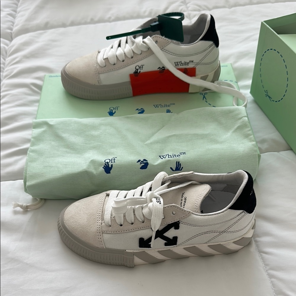 Off-White White and Black Sneakers